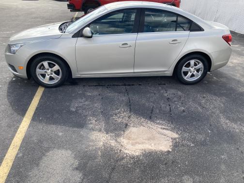 Photo 2 of 3 of 2014 Chevrolet Cruze 1LT