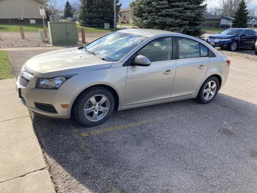 Photo 3 of 3 of 2014 Chevrolet Cruze 1LT