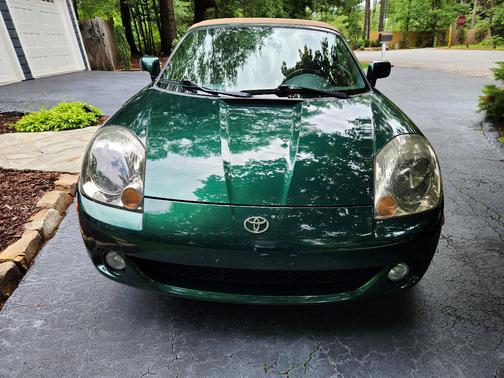 Green 2003 Toyota MR2 Spyder
