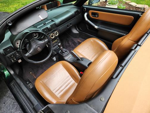 Green 2003 Toyota MR2 Spyder
