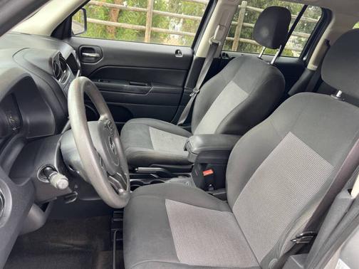 Silver 2015 Jeep Patriot Sport