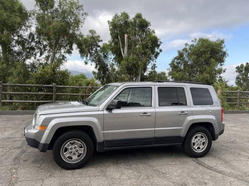 Silver 2015 Jeep Patriot Sport
