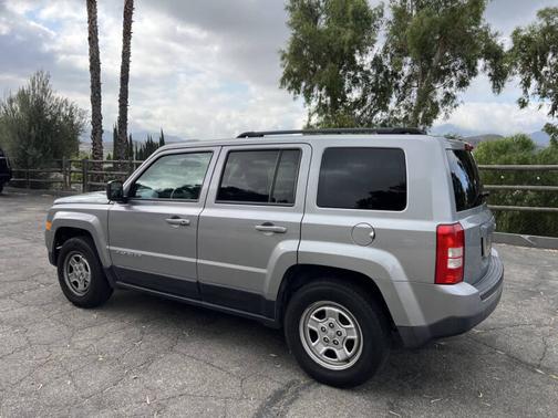 Silver 2015 Jeep Patriot Sport