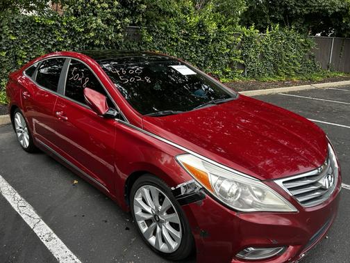 Red 2013 Hyundai Azera Base