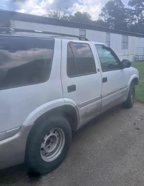 White 1999 GMC Jimmy SLT