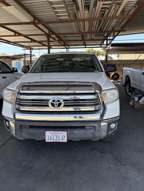 White 2017 Toyota Tundra SR