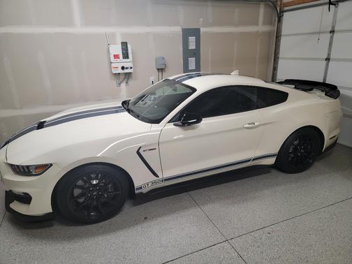 2020 Ford Shelby GT350 Base