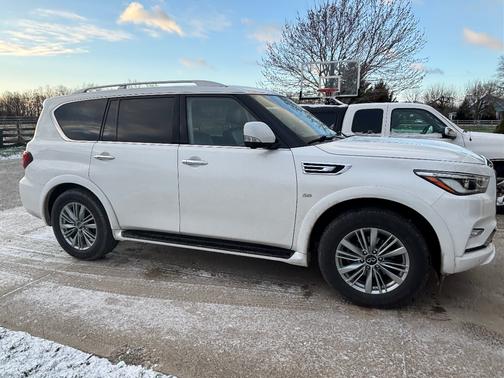 2019 INFINITI QX80 LUXE