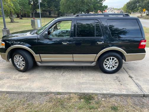 Black 2013 Ford Expedition XLT