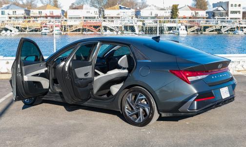 2024 Hyundai ELANTRA Limited