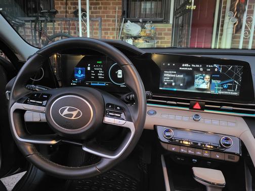 2024 Hyundai ELANTRA Limited
