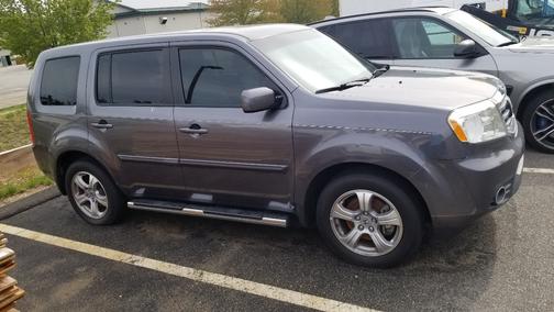 Gray 2014 Honda Pilot EX-L