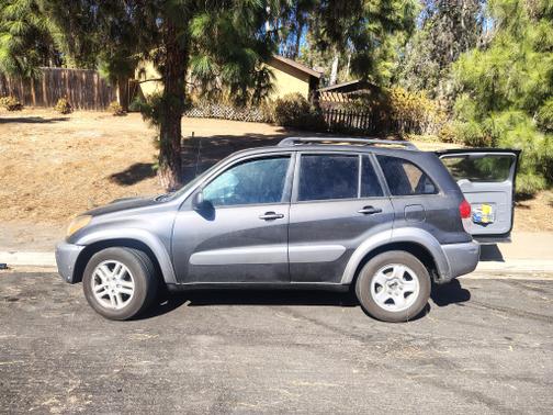 Gray 2003 Toyota RAV4 Base
