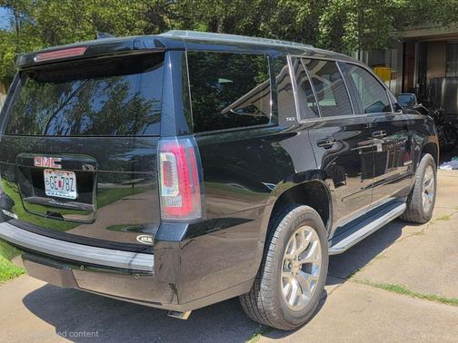 Black 2015 GMC Yukon SLT