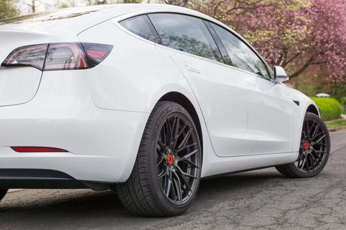 Photo 1 of 22 of 2018 Tesla Model 3 Long Range
