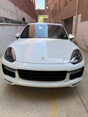 White 2017 Porsche Cayenne Cayenne Turbo