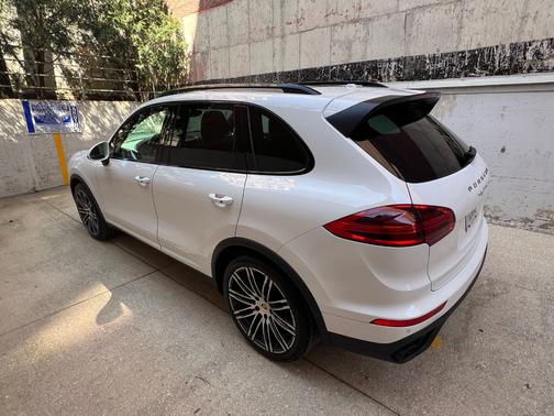 White 2017 Porsche Cayenne Cayenne Turbo