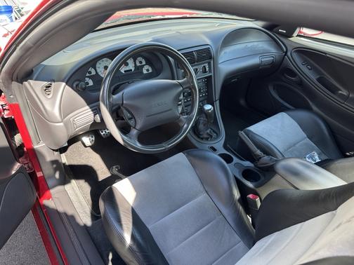 2004 Ford Mustang SVT Cobra