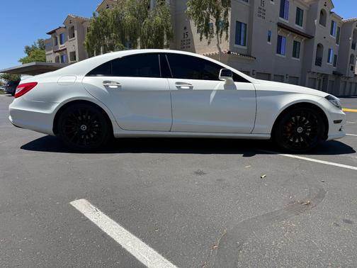 White 2014 Mercedes-Benz CLS-Class CLS 550
