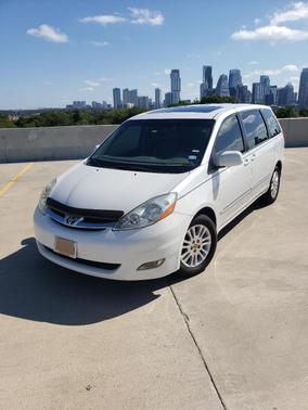 White 2008 Toyota Sienna XLE Limited