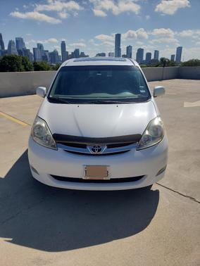 White 2008 Toyota Sienna XLE Limited