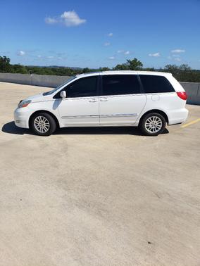 White 2008 Toyota Sienna XLE Limited