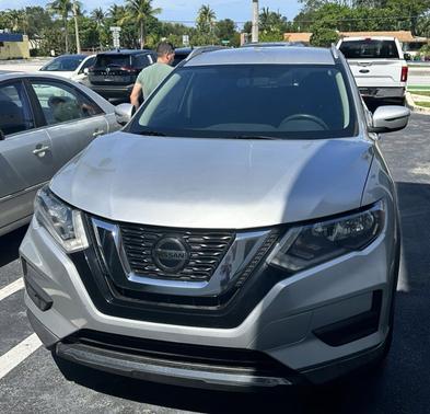 Silver 2018 Nissan Rogue SV