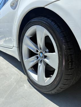 Yellow 2008 BMW 528 i