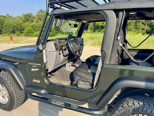 Green 1998 Jeep Wrangler Sport