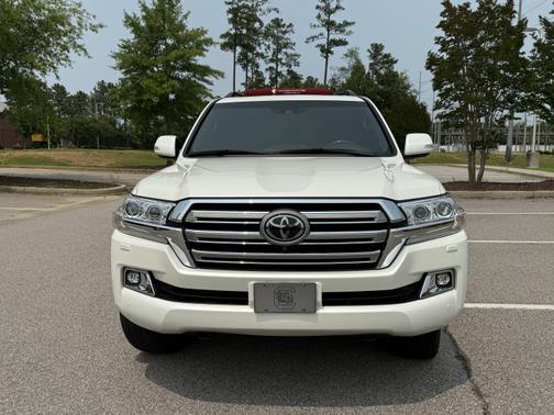 2021 Toyota Land Cruiser Base