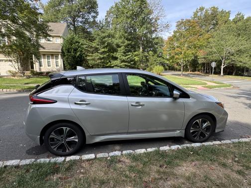 2021 Nissan Leaf SV PLUS