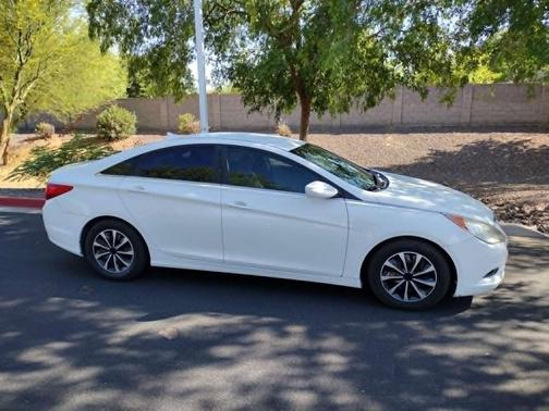 White 2011 Hyundai SONATA GLS