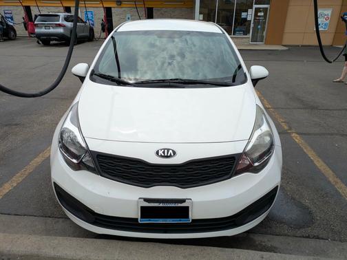 White 2014 Kia Rio LX