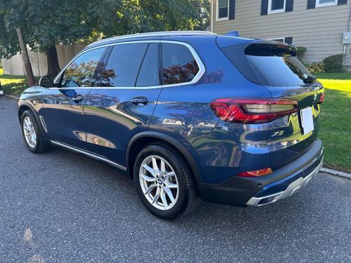 Blue 2019 BMW X5 xDrive40i