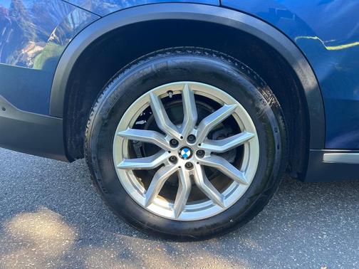 Blue 2019 BMW X5 xDrive40i