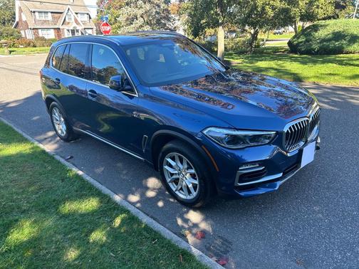 Blue 2019 BMW X5 xDrive40i