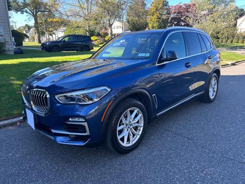 Blue 2019 BMW X5 xDrive40i