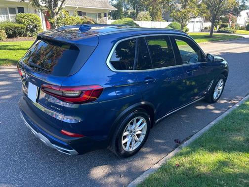 Blue 2019 BMW X5 xDrive40i