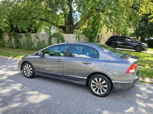 Gray 2010 Honda Civic VP