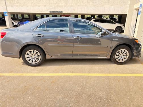 Gray 2012 Toyota Camry Hybrid XLE