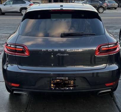 Gray 2017 Porsche Macan Macan