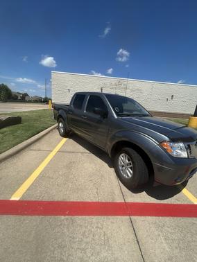 Gray 2016 Nissan Frontier SV