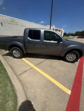 Gray 2016 Nissan Frontier SV
