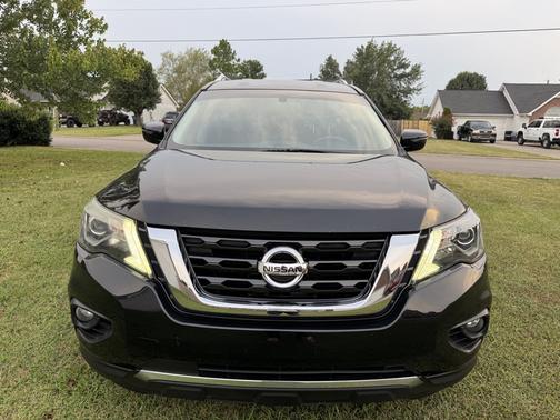 2017 Nissan Pathfinder SV