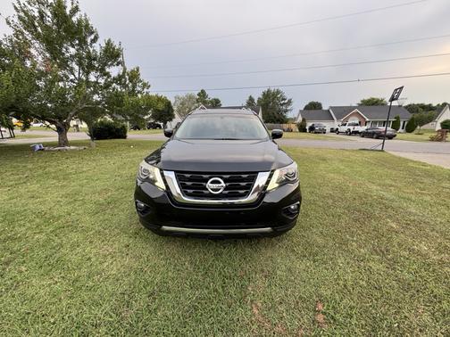 2017 Nissan Pathfinder SV