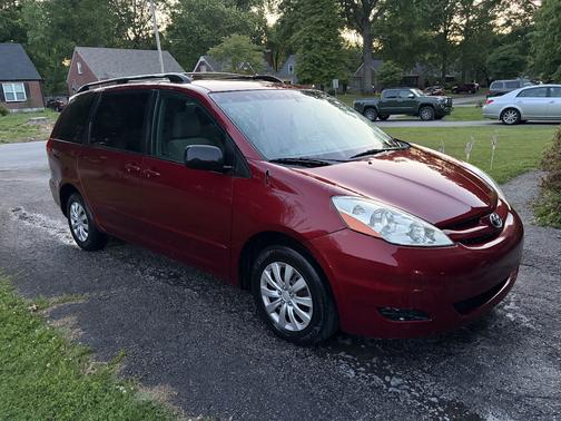 Red 2009 Toyota Sienna CE