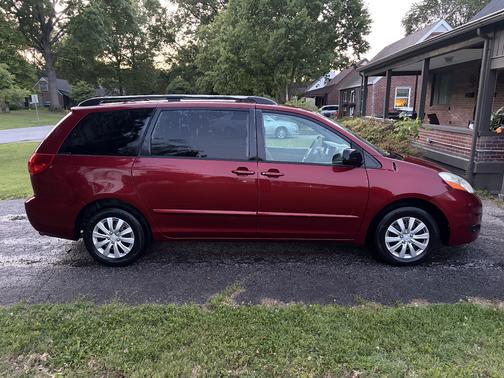 Red 2009 Toyota Sienna CE