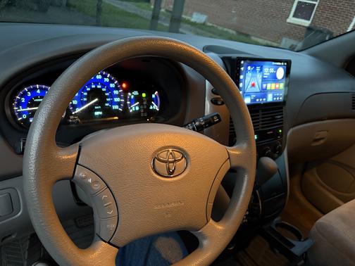 Red 2009 Toyota Sienna CE