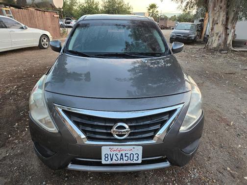 Gray 2016 Nissan Versa 1.6 SV
