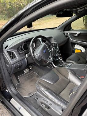 2015 Volvo XC60 T6 R-Design Premier Plus